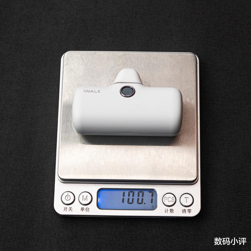 充电宝|iWALK爱沃可快充口袋宝——可爱小巧充电还快，谁人不爱