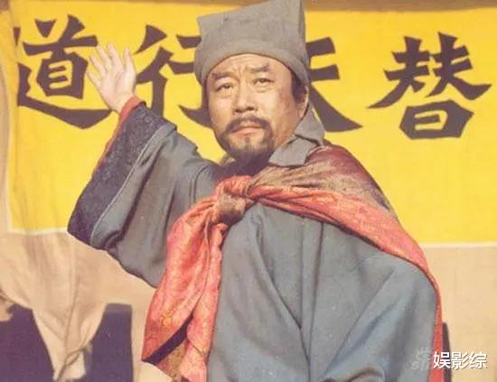 《水浒传》剧组二十年后再聚首，武松变化不大，武大郎最精神
