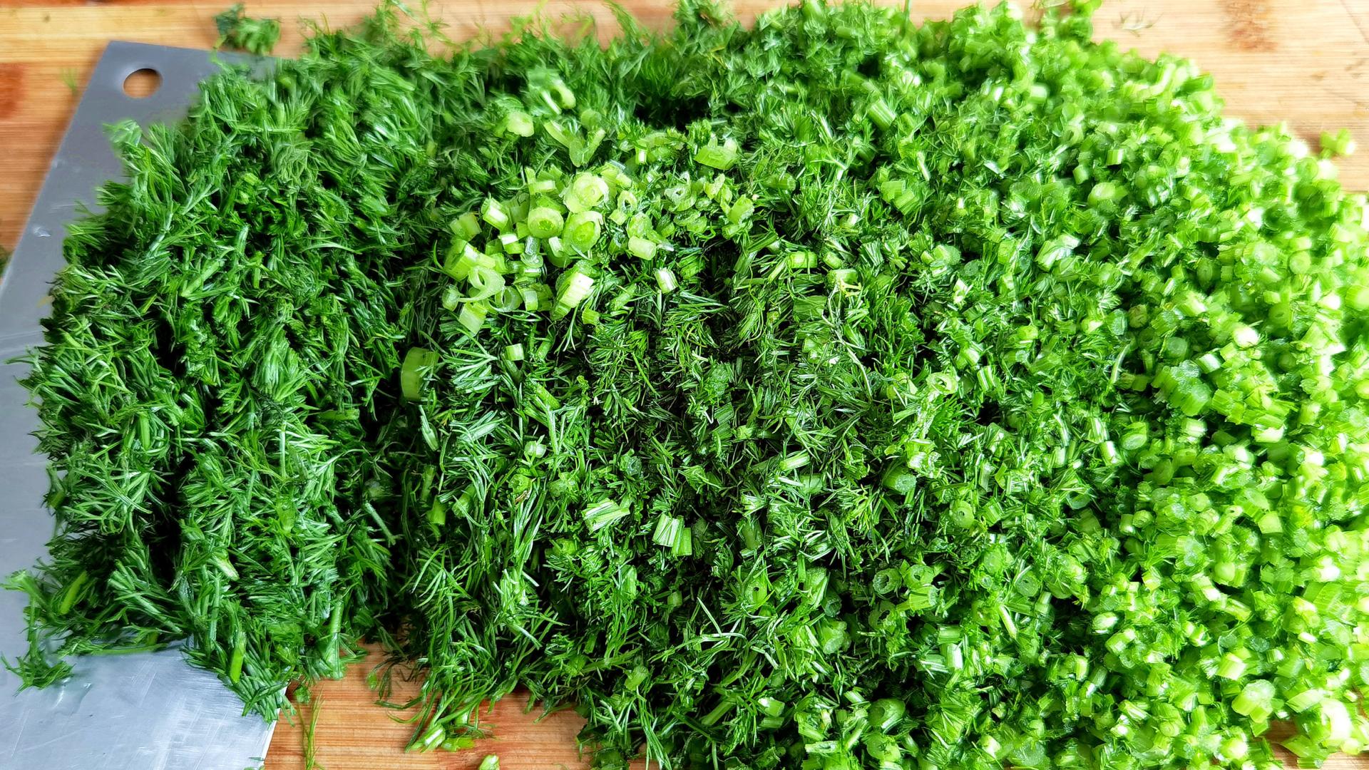 小茴香|这菜是个宝，春天遇到我从不还价，清香脆嫩营养高，蒸包子吃真香