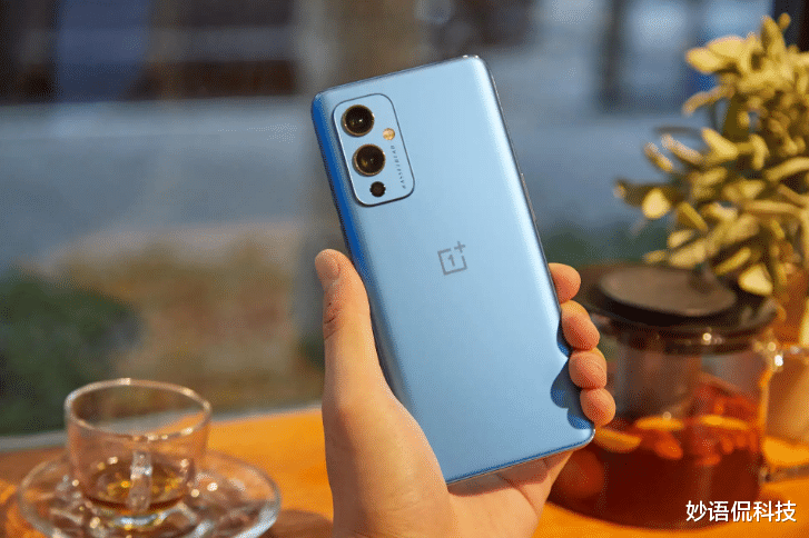 一加科技|一加高端机直接“腰斩”，降至2499元，哈苏镜头+12G+256G