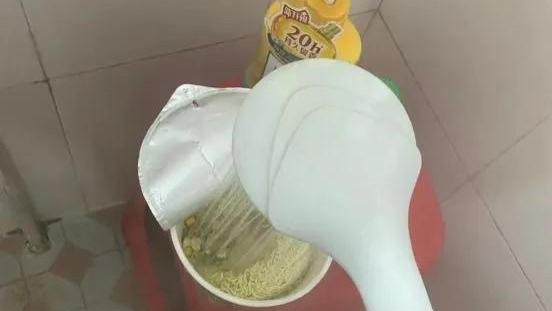 交易|“捡了部手机，女主好像是富婆，我现在该怎么办？”哈哈哈