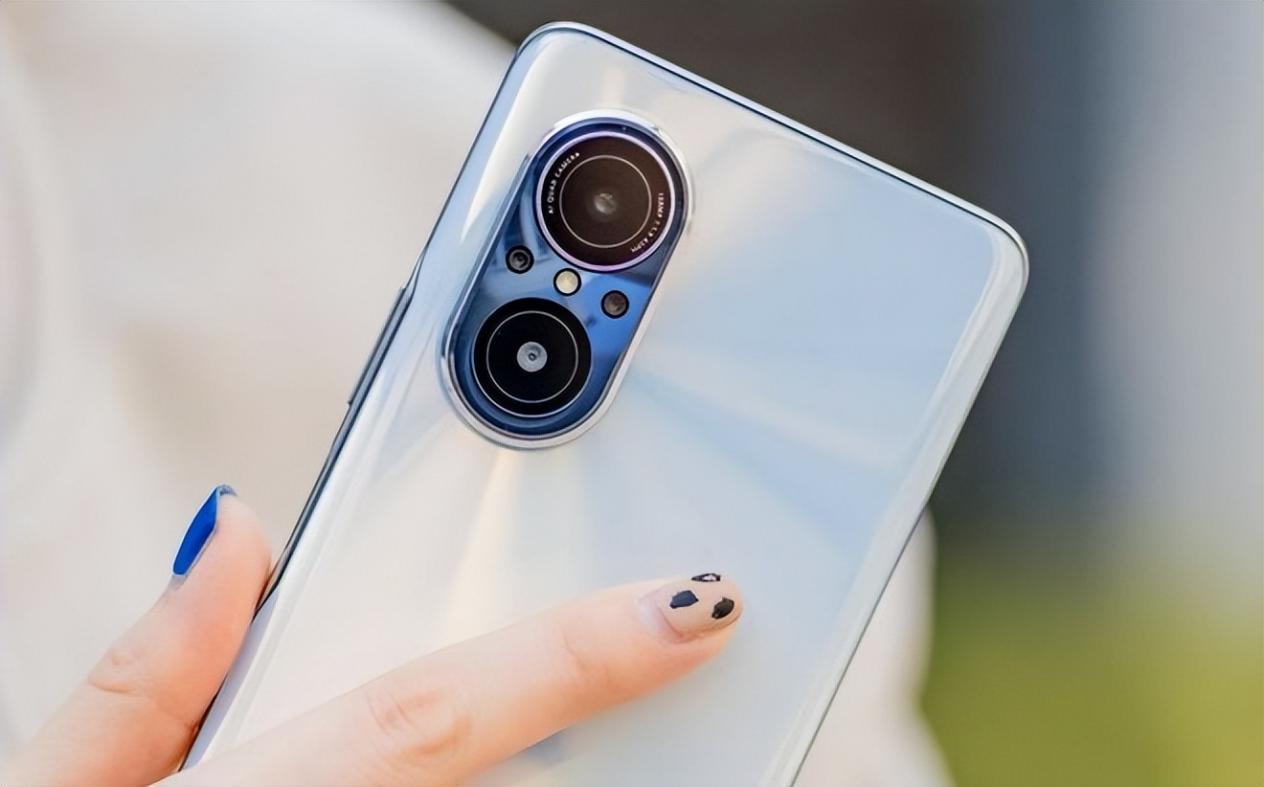 华为Nova|入手这款手机让你五一假期玩出新花样，购机还有惊喜好礼