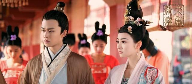 李一桐|任嘉伦、李一桐出演林玉芬执导的《无忧渡》，李一桐终于要大火？