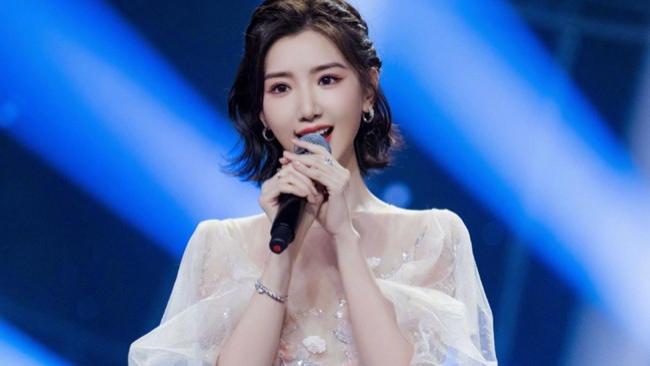 刘亦菲|知情人爆料《浪姐3》已有7人签约，梁田榜上有名，TVB视后惹争议