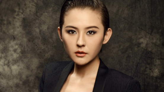 |如果谈热依扎的演技，我认为她的可塑力非常强，未来可期