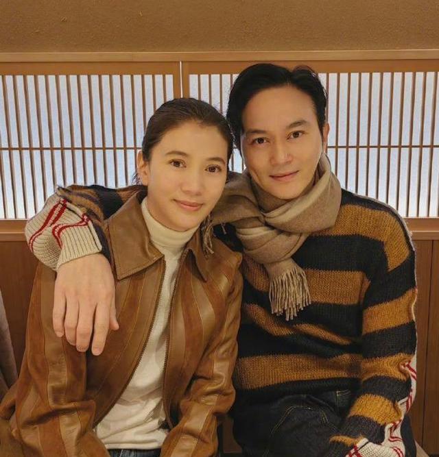 女星素颜大公开袁咏仪梁咏琪当妈后仍像少女她竟然接近40岁