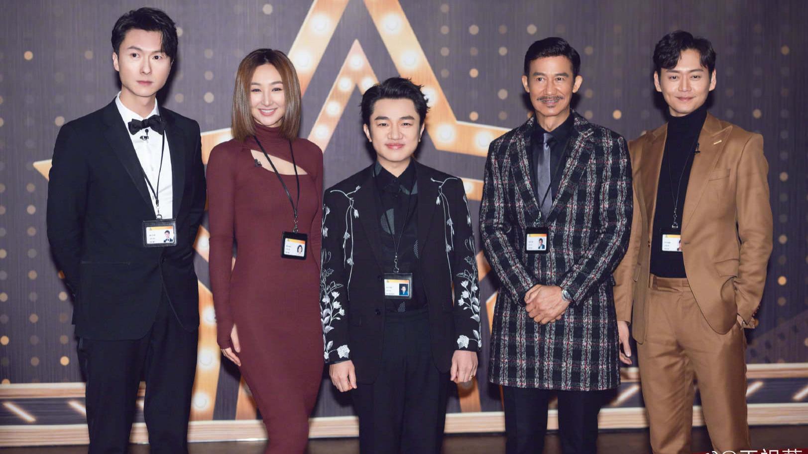 王祖蓝|大型追星现场！《开拍！情景喜剧》开播，TVB小生遇倪虹洁变迷弟