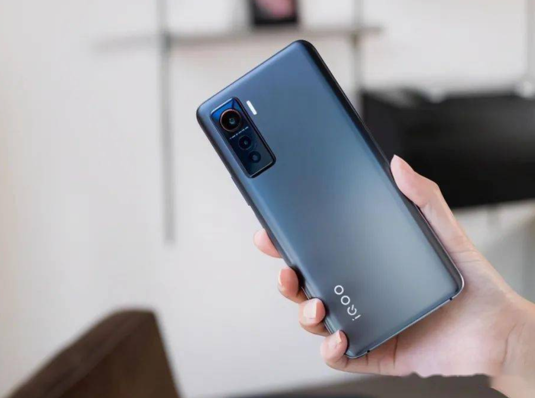 iqoo|大部分人都不知道的小众品牌，却也是一款性价比高、性能可靠的手机