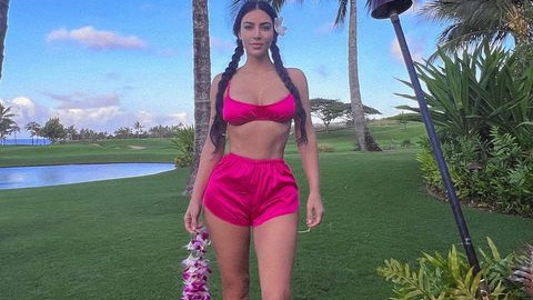 金·卡戴珊|41岁金·卡戴珊享受亲子时光，还意外当了学霸，录影带却是波澜再起