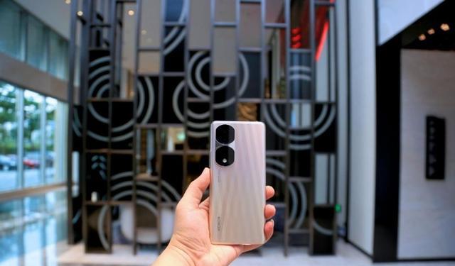 荣耀|荣耀80Pro准备妥当,天玑9000搭配无开孔机身,要成为爆款