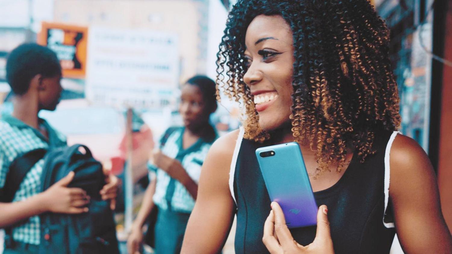 国产手机|制裁下的反向“内卷”：国产手机品牌，为何在非洲起内讧？