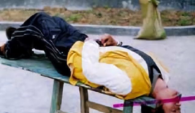 黄勇|纪实:河南17岁孩子在网吧被拐,被折磨四天后逃脱,牵出17具尸体