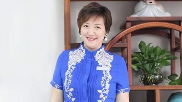 电影|香港90年代红星近照曝光！身材发胖明显，嫁外国富商全家定居广州