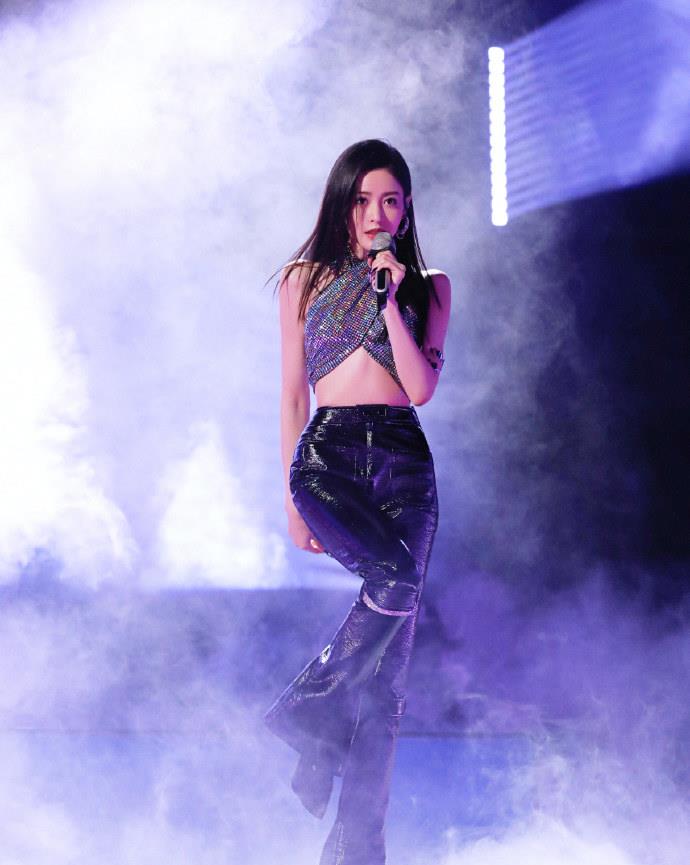 张天爱|这造型没点颜值和身材真驾驭不住,网友:像从动漫走出来的