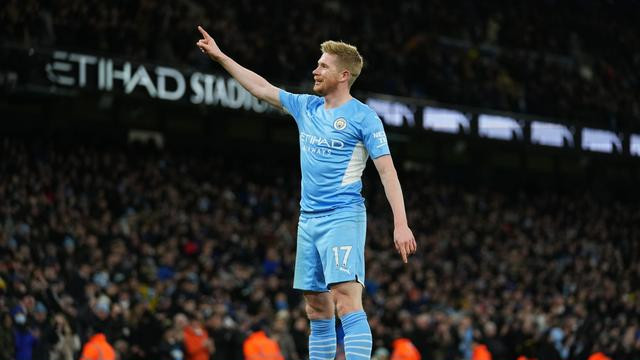 英超|2-0！英超10亿巨舰又赢了，踢出85年奇景，瓜迪奥拉一脸严肃