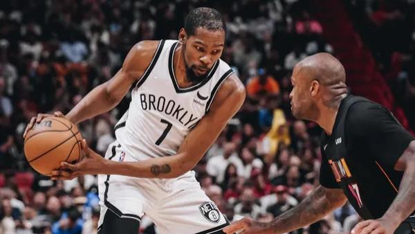 火箭队|3月27日NBA球鞋上脚，锡安晒出第二代个人签名鞋，塔克上脚科比4