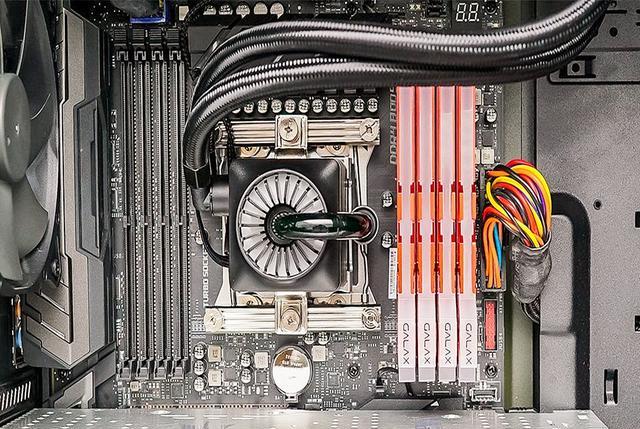 内存条|内存条有2个参数规格，对提升电脑性能至关重要，选错了也会后悔