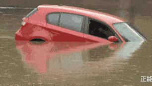 “有个超级污的女友，会是啥体验？”哇哈哈哈~每天能够突破传统束缚！