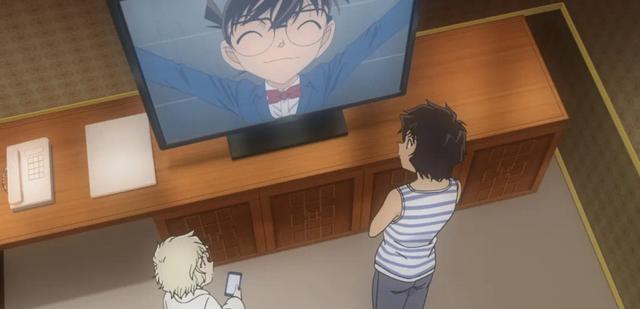 贝尔摩德|名侦探柯南TV动画，玛丽被贝尔摩德强行灌药，日方保留了经典一幕