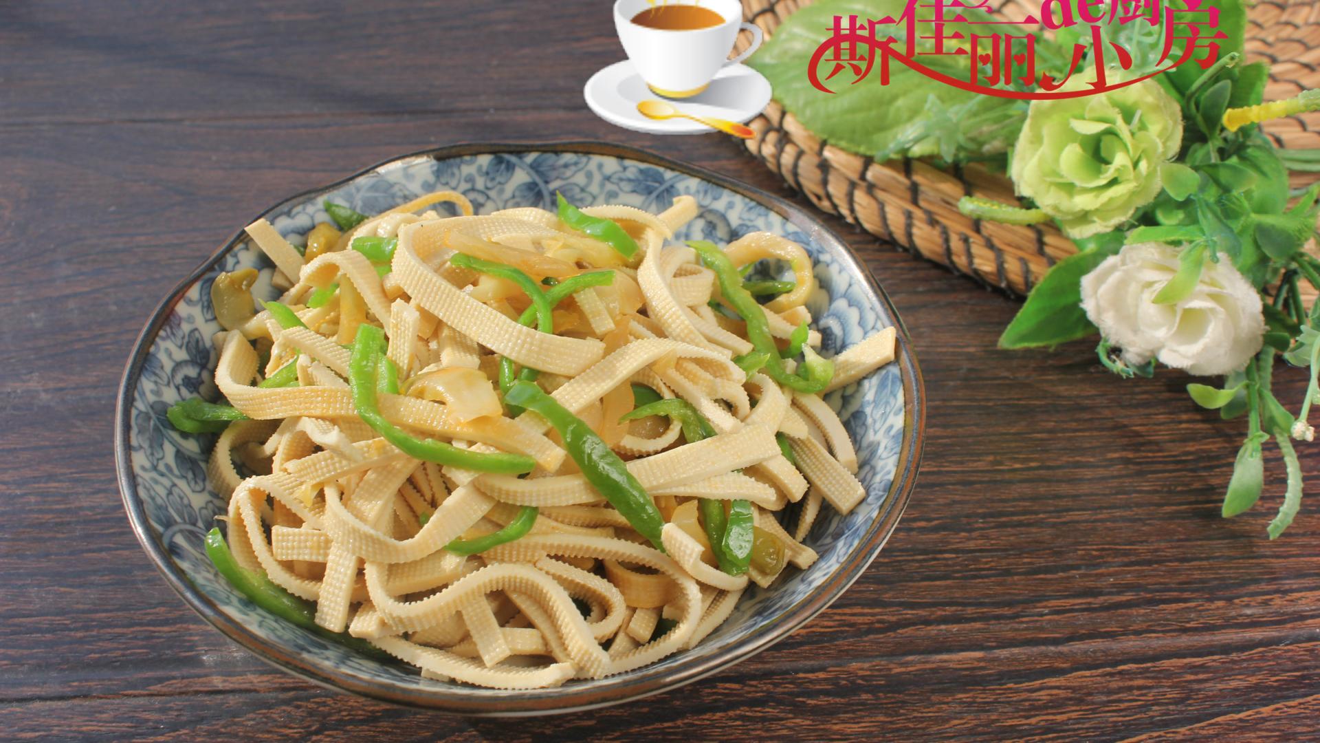 面粉|青椒和它俩是绝配，5分钟出锅便宜鲜美，简单营养又美味，总吃不腻