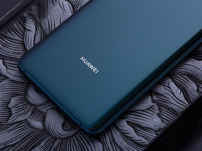 华为mate20pro|华为Mate20Pro,放现在依旧抗用,厉害了华为!