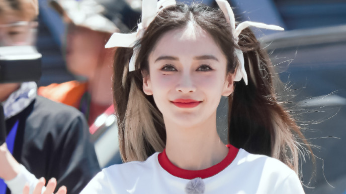 杨超越|《极限挑战8》后，杨超越又有新综上线，她凭啥是综艺宠儿？