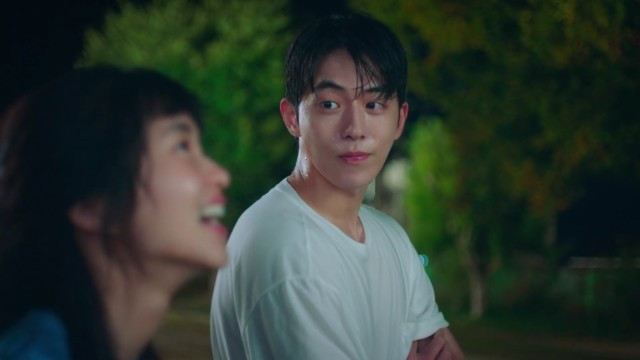 韩剧|首播收视第一！让人边笑边流泪的爆款校园韩剧，不愧是tvN出品