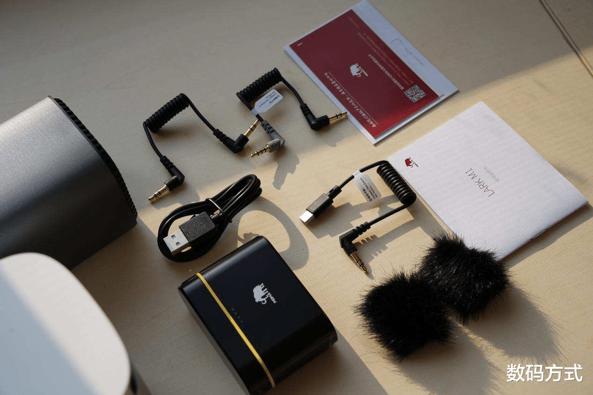 麦克风|酷似AirPods设计 便携更降噪的猛玛 Lark M1在千元价位成首选