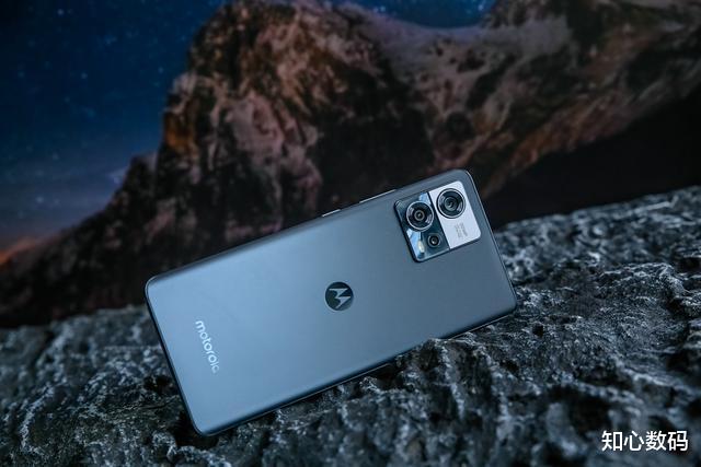 音箱|荣耀70和摩托罗拉S30 Pro全面对比:说说选择建议