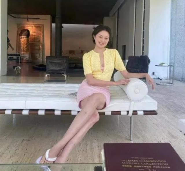 晚晚: 从网红到京圈贵妇, 一身骂名换来无限风光, 为啥开始求饶?