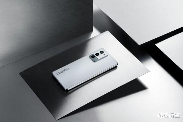 折叠屏|拯救者电竞手机官宣：8月18日，新机发布