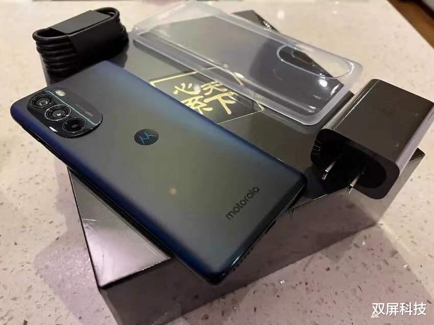 客户端|骁龙8Gen1+5000mAh，12+512GB旗舰售价2999元，配置天花板！