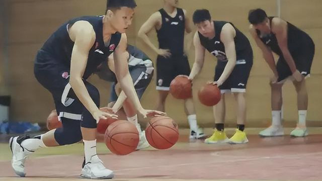 广东男篮|周鹏接班人！辽宁弃将大爆发，狂砍31+10，或成广东夺冠重要版图