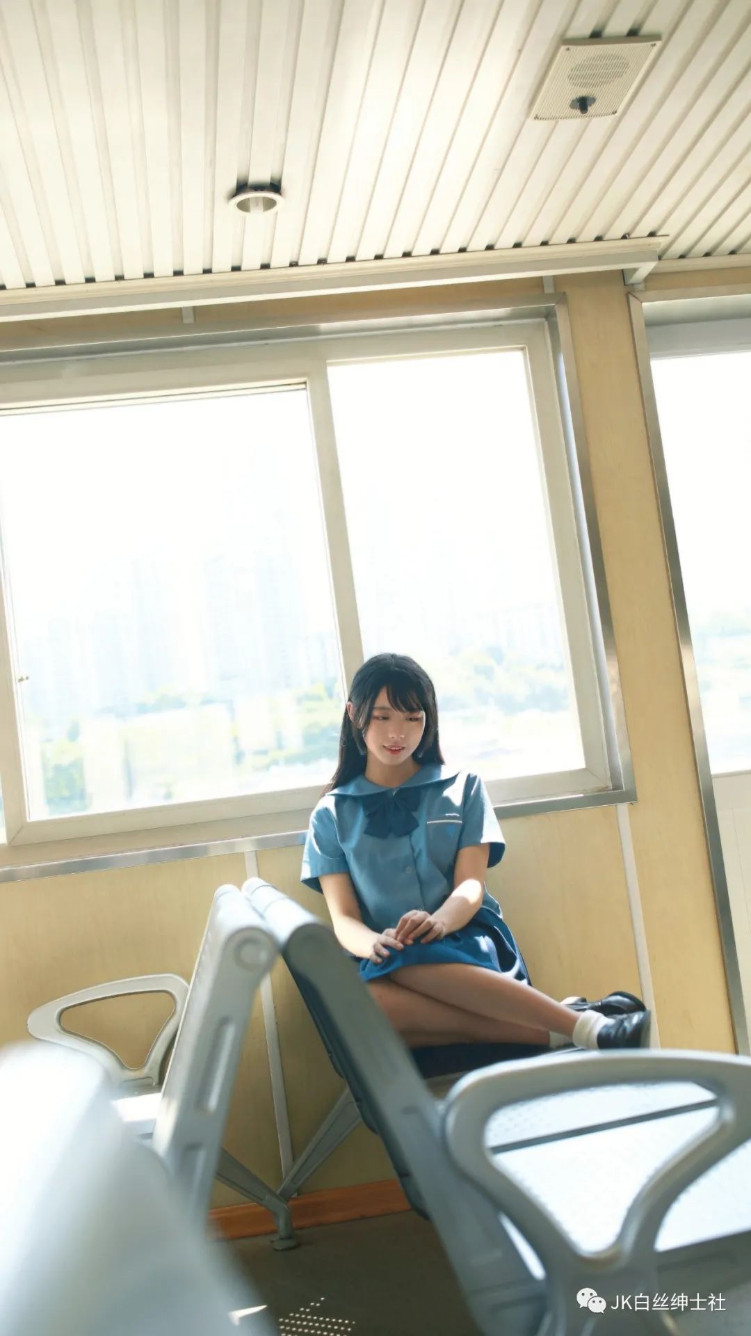 漫画家|JK少女:码头阳光,还有回眸的她