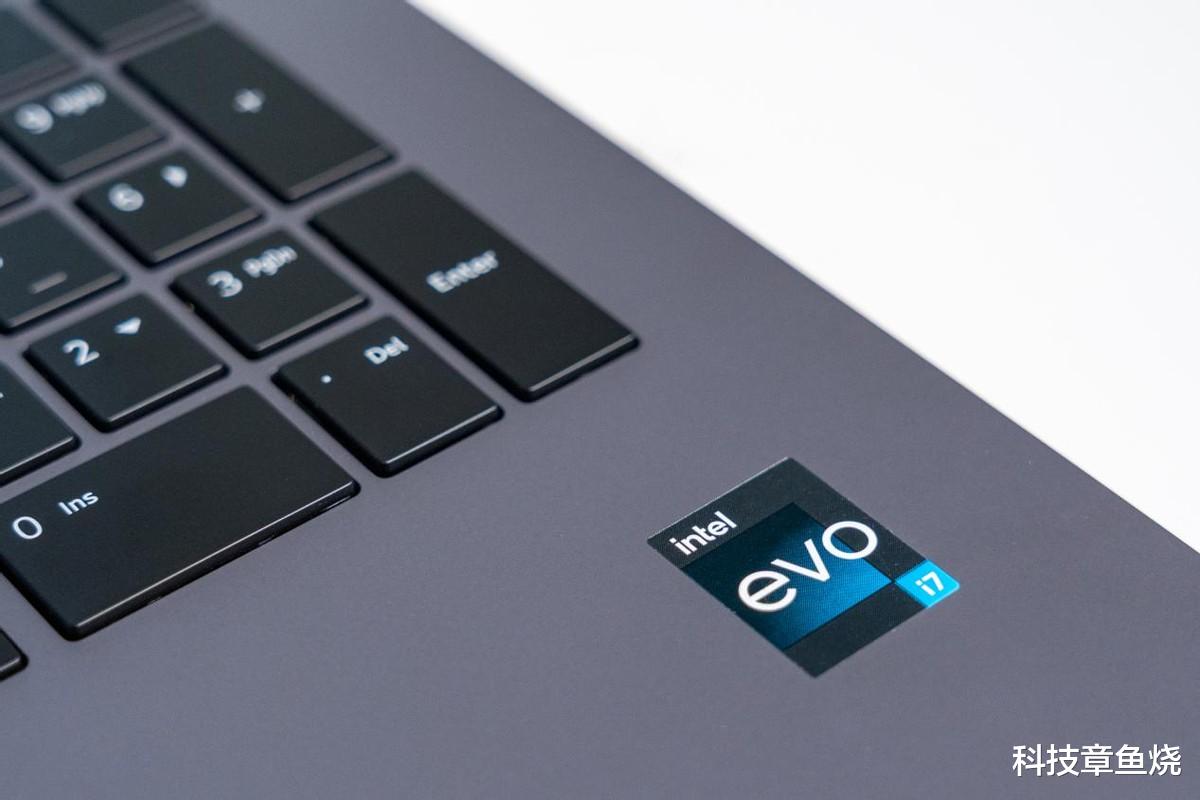 LG|轻薄商务本标杆再升级,LG gram 17表现依旧亮眼