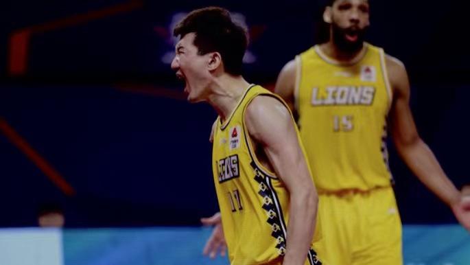 辽宁男篮|天啊！中国第一炸后卫！44分钟轰下45分！NBA探花都给他打下手