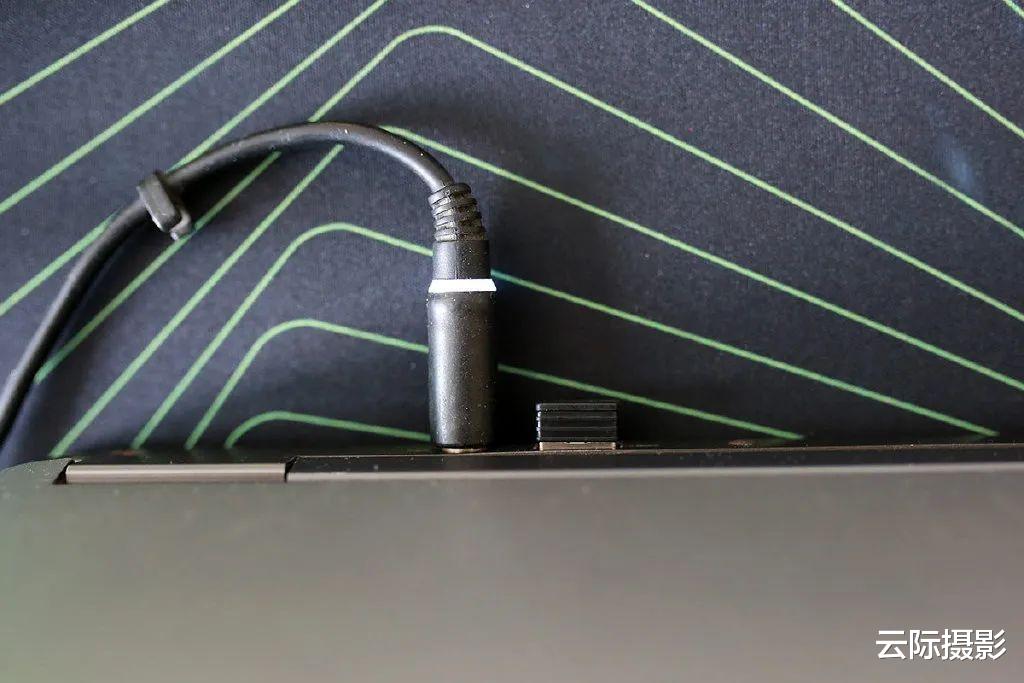 鼠标|简约而功能强大,绿联MU002人体工学鼠标轻体验