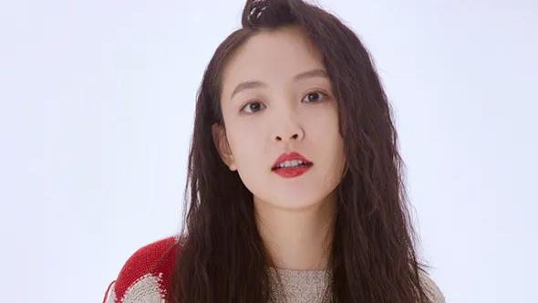 陈小纭|同是校花两种人生，吴倩落得人财两空，章泽天却坐拥千亿身家