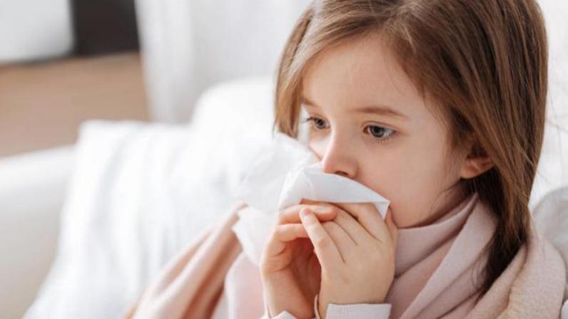 蛋白质|孩子换季咳嗽，吐白色的痰液，中医说几点