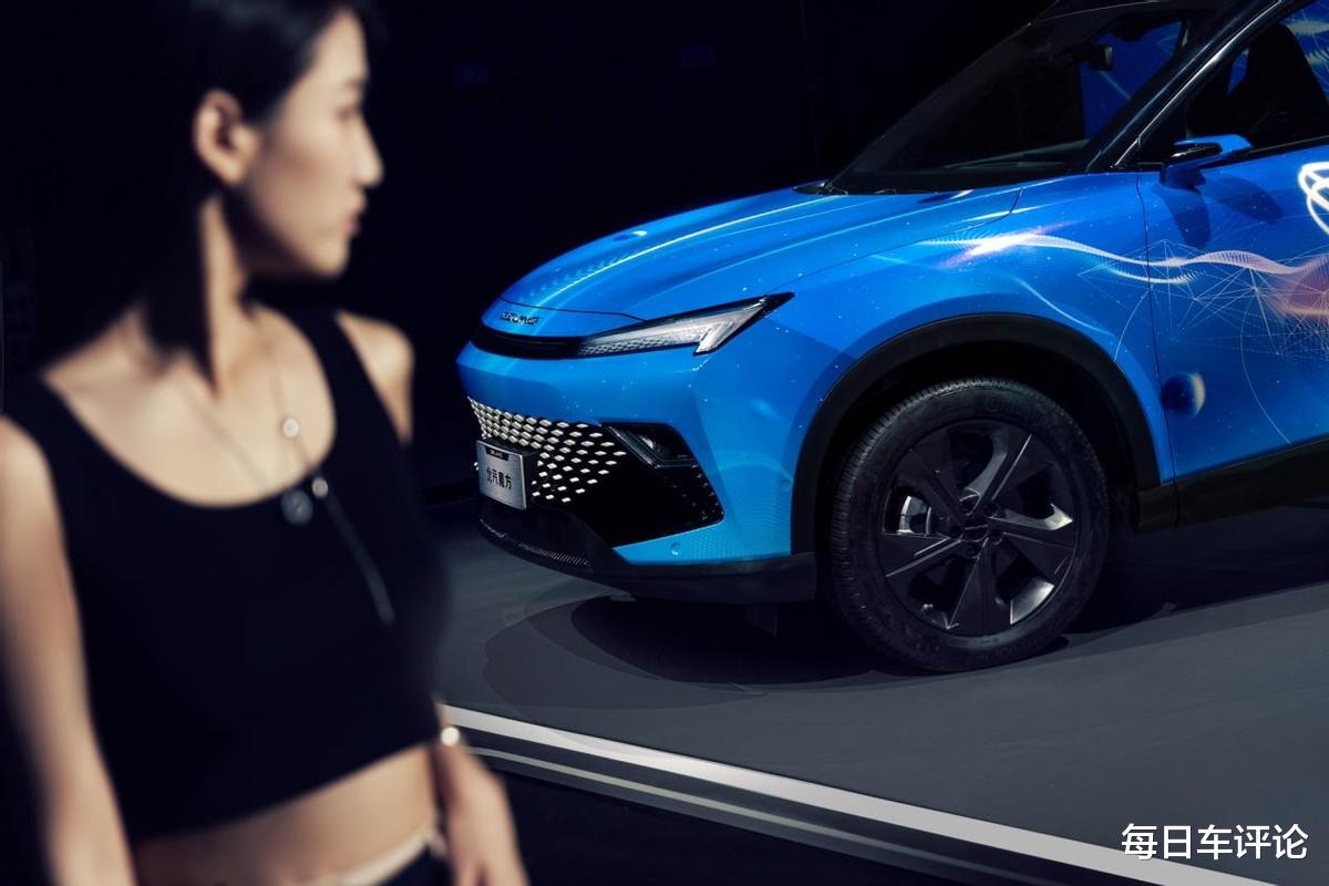 华为鸿蒙系统|华为鸿蒙智能座舱+麒麟990A芯片，这车堪称“电竞王座”