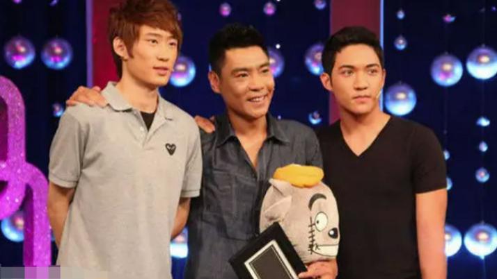 屠洪刚|屠洪刚长子屠芮葆：没享受过继子张梓曦的生活，如今把方舒当亲妈