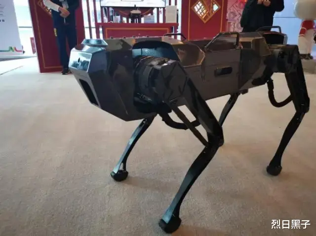 蓝牙耳机|俄罗斯机器狗用中国技术与零件组装