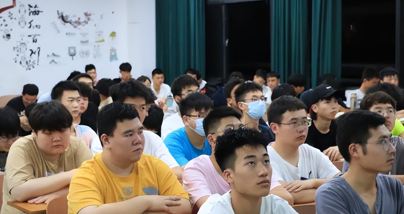 民族|清美服裝畢設遭吐槽，動畫畢設卻叫人驚艷，網友：這不比瞇瞇眼強