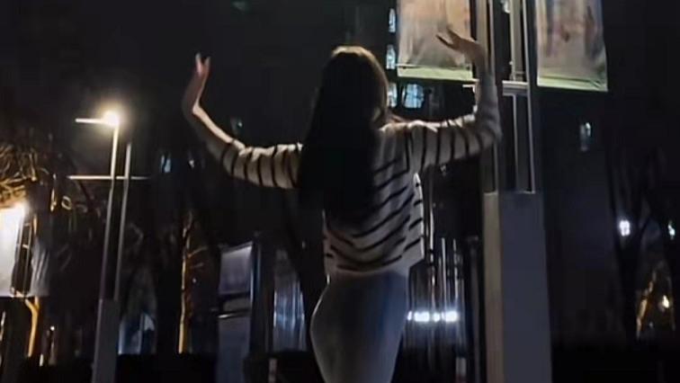 张颖颖|张颖颖深夜起舞隔空喊话：只要还爱着自己，就不必怕什么大风大浪