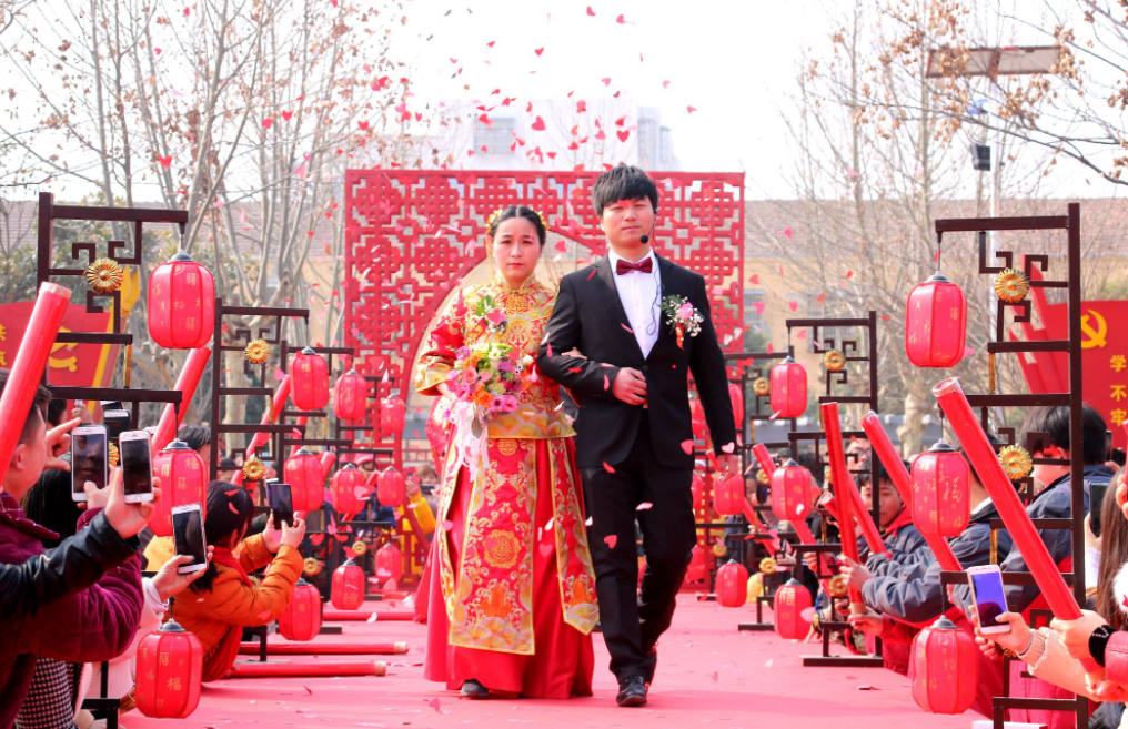 父母竭力帮助儿子娶了媳妇，媳妇进门百般刁难公婆