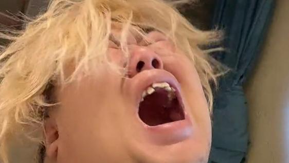 |胖猴仔为情所伤，发视频痛哭唱情歌，网友：猴嫂带着孩子跑了？