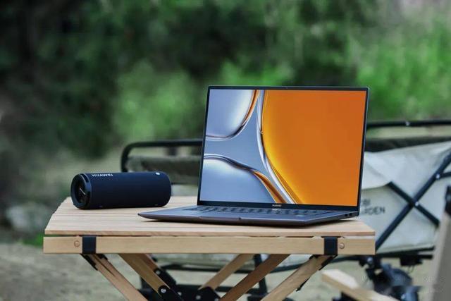 小米科技|华为笔记本：摩尔定律之后的PC增长密码