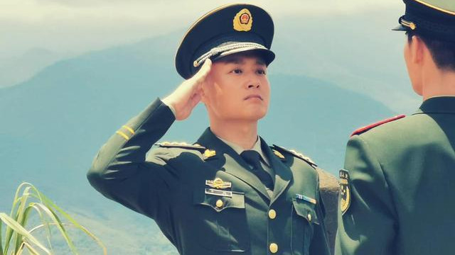 特战荣耀|《特战荣耀》播出过半，又杀出一位实力派，“换脸式”演技有多狠