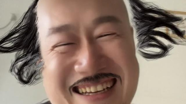 德云社|德云社张鹤伦发视频，用特效秒变“光头”，粉丝：真像搭档郎鹤炎