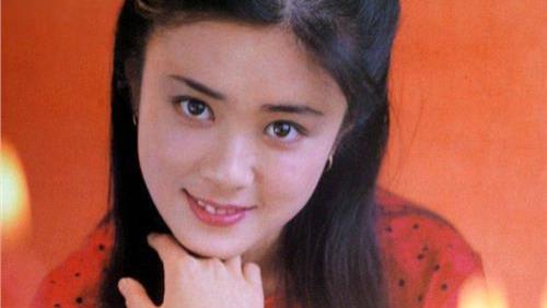 傅艺伟|曾经的大陆第一美女，因吸毒前途尽毁，身家过亿53岁却孤独一人